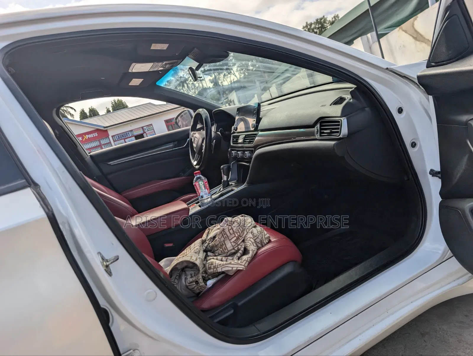 Honda Accord Sport (1.5L 4cyl Turbo CVT) 2019 White