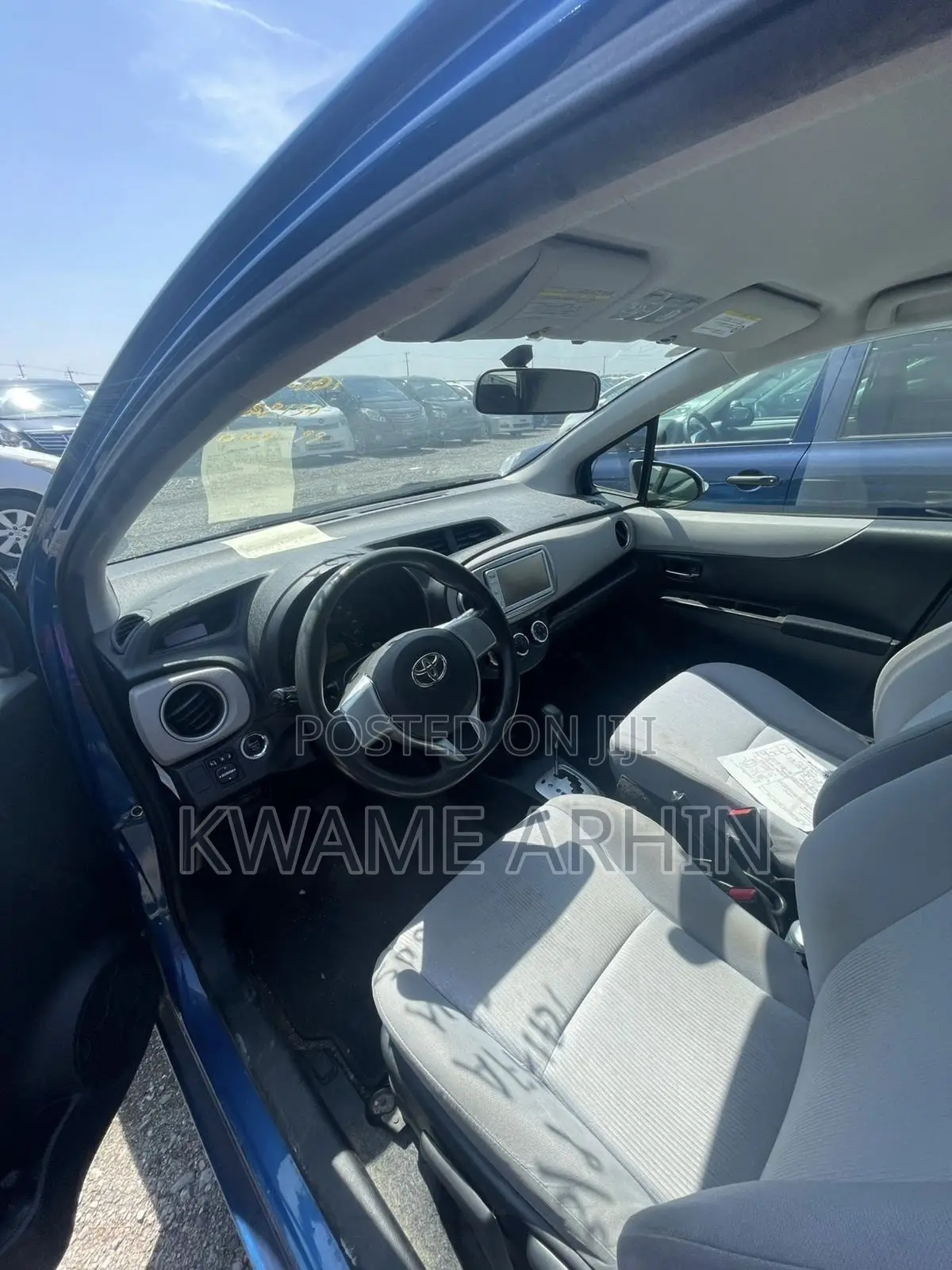 Toyota Vitz 1.3 FWD 5dr 2011 Blue