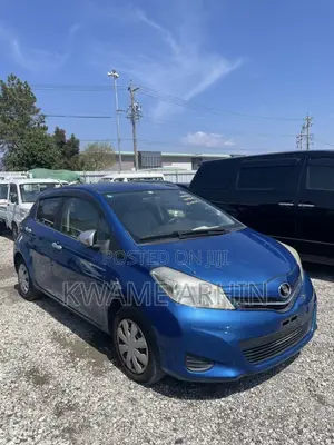 Toyota Vitz 1.3 FWD 5dr 2011 Blue