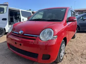 Toyota Sienta 1.5 AWD 2011 Red