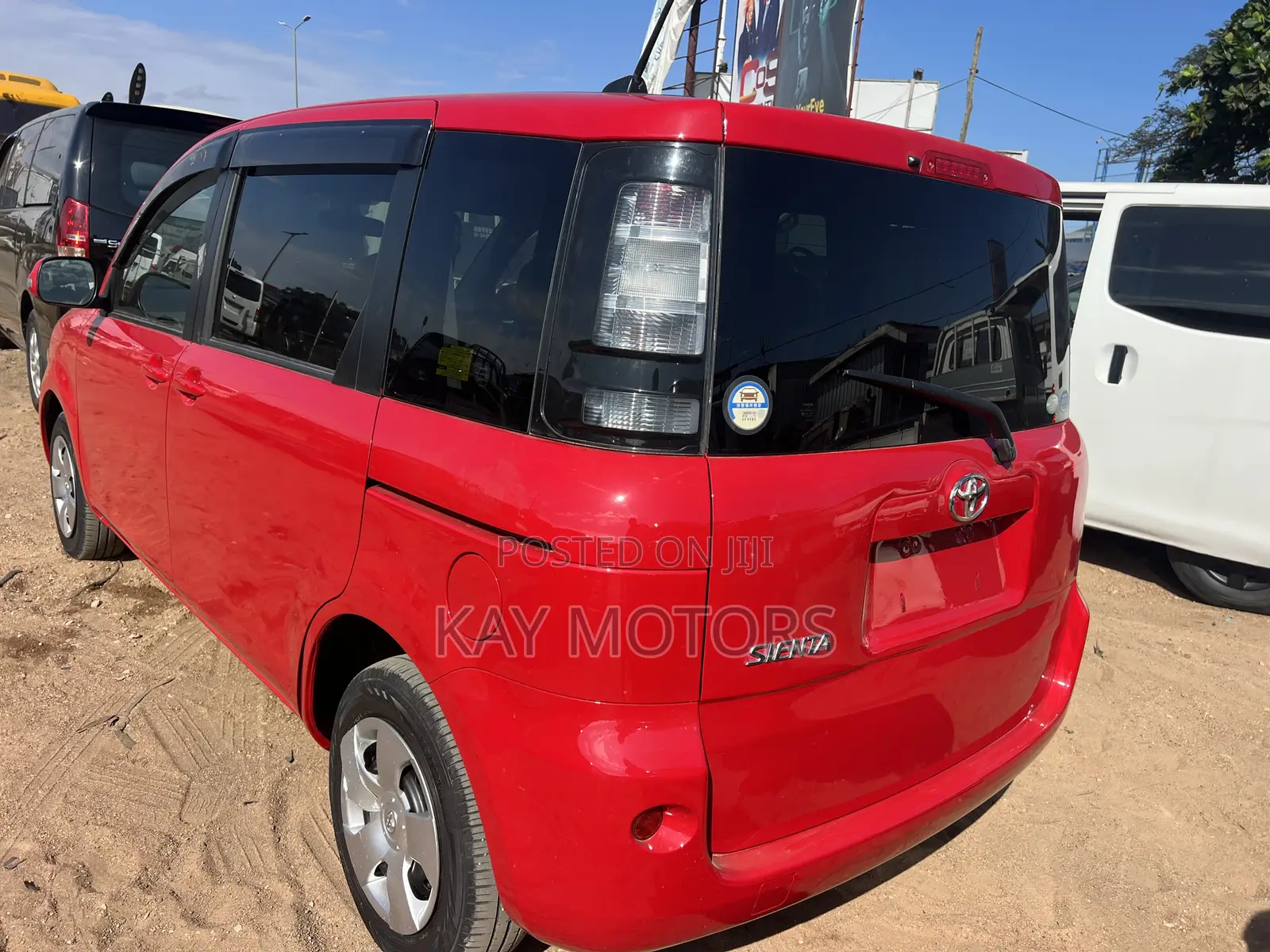 Toyota Sienta 1.5 AWD 2011 Red