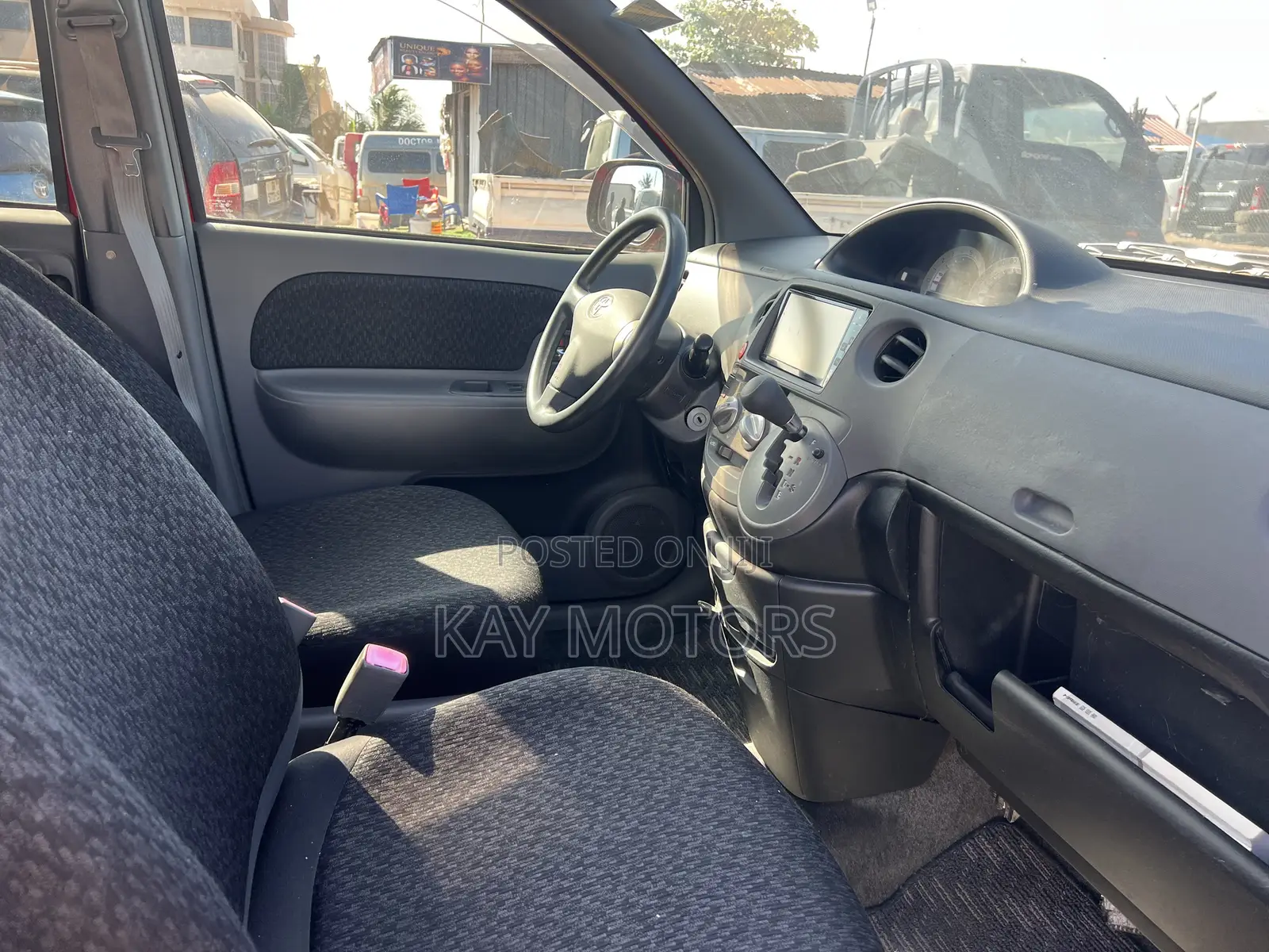 Toyota Sienta 1.5 AWD 2011 Red