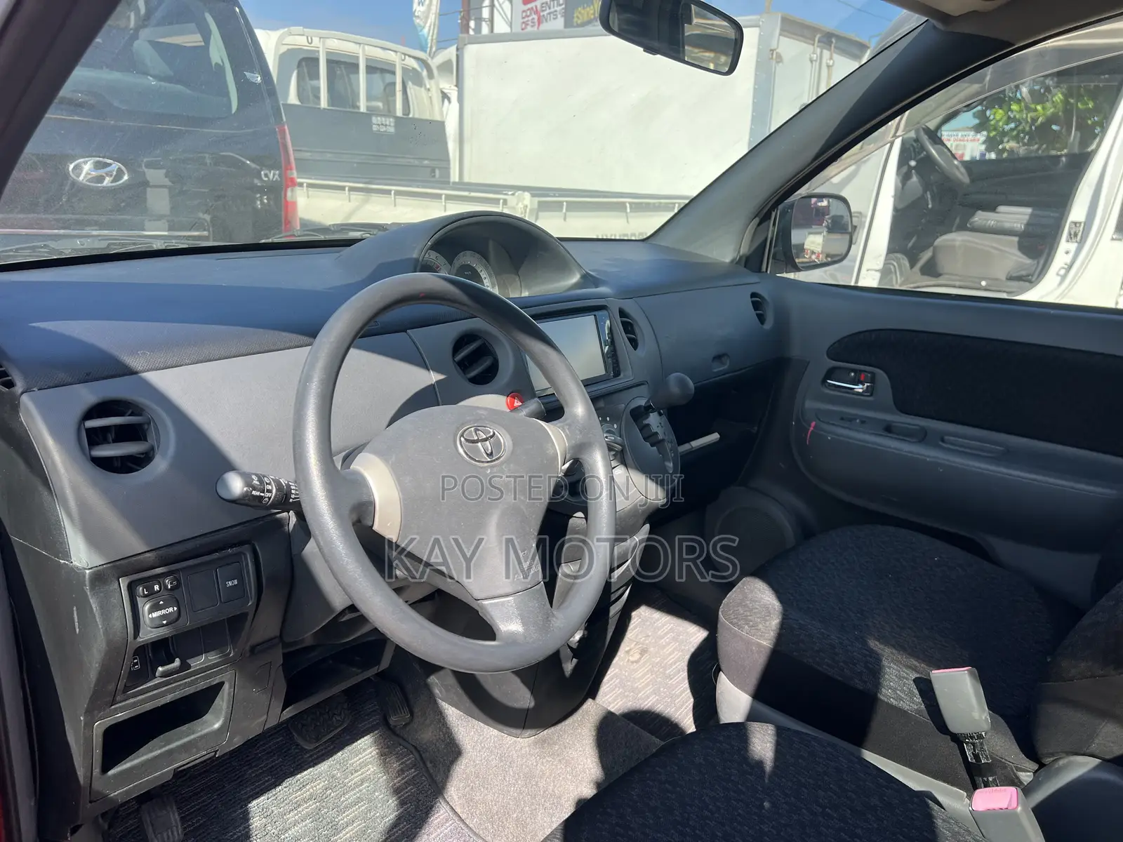Toyota Sienta 1.5 AWD 2011 Red