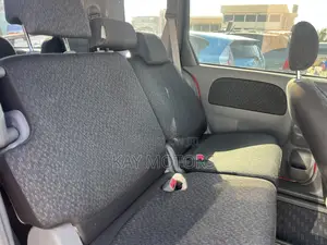 Toyota Sienta 1.5 AWD 2011 Red