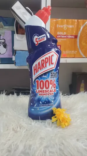 Harpic 100% Limescale Remover Original 750ml Liquid Toilet Cleaner.