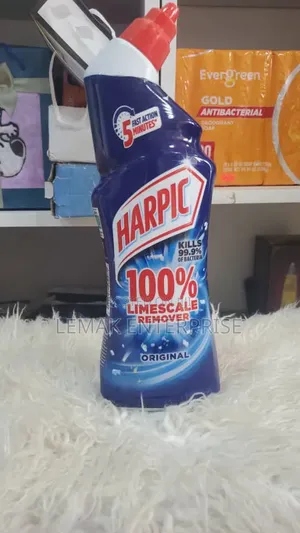 Harpic 100% Limescale Remover Original 750ml Liquid Toilet Cleaner.