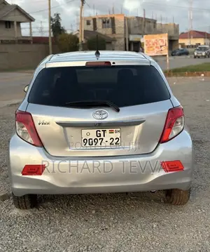 Toyota Vitz 1.3 AWD 5dr 2012 Silver