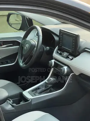 Toyota RAV4 XLE 2021 Black