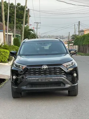 Toyota RAV4 XLE 2021 Black