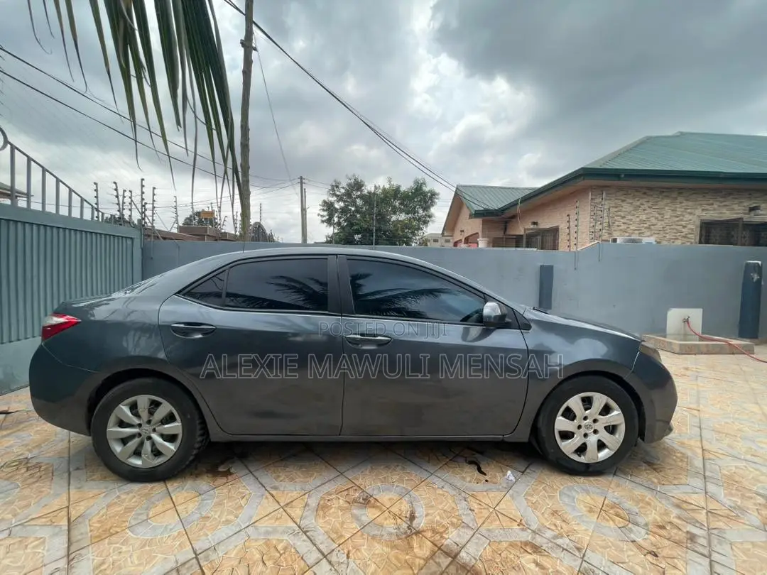 Toyota Corolla L 4dr Sedan (1.8L 4cyl 4A) 2014 Gray