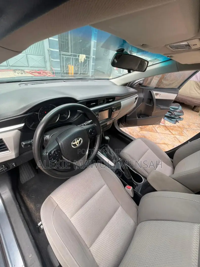 Toyota Corolla L 4dr Sedan (1.8L 4cyl 4A) 2014 Gray