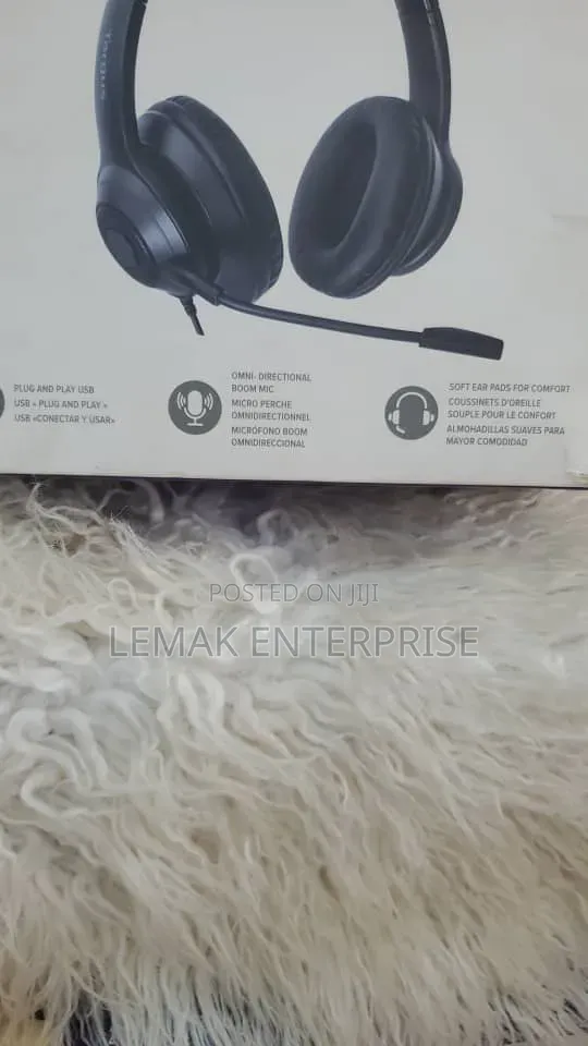 The Targus Wired Stereo Headset (AEH102)