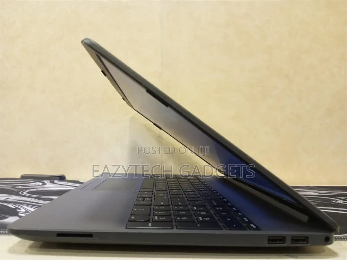 Laptop HP 255 G8 8GB AMD Ryzen 5 SSD 256GB
