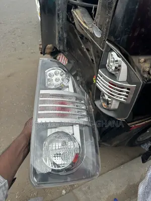 Toyota Voxy Taillight 2005 2006 2007 2008 2009 2010 2012 Tail Light