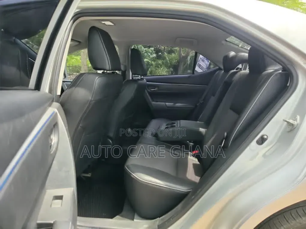 Toyota Corolla S 4dr Sedan (1.8L 4cyl CVT) 2016 Silver
