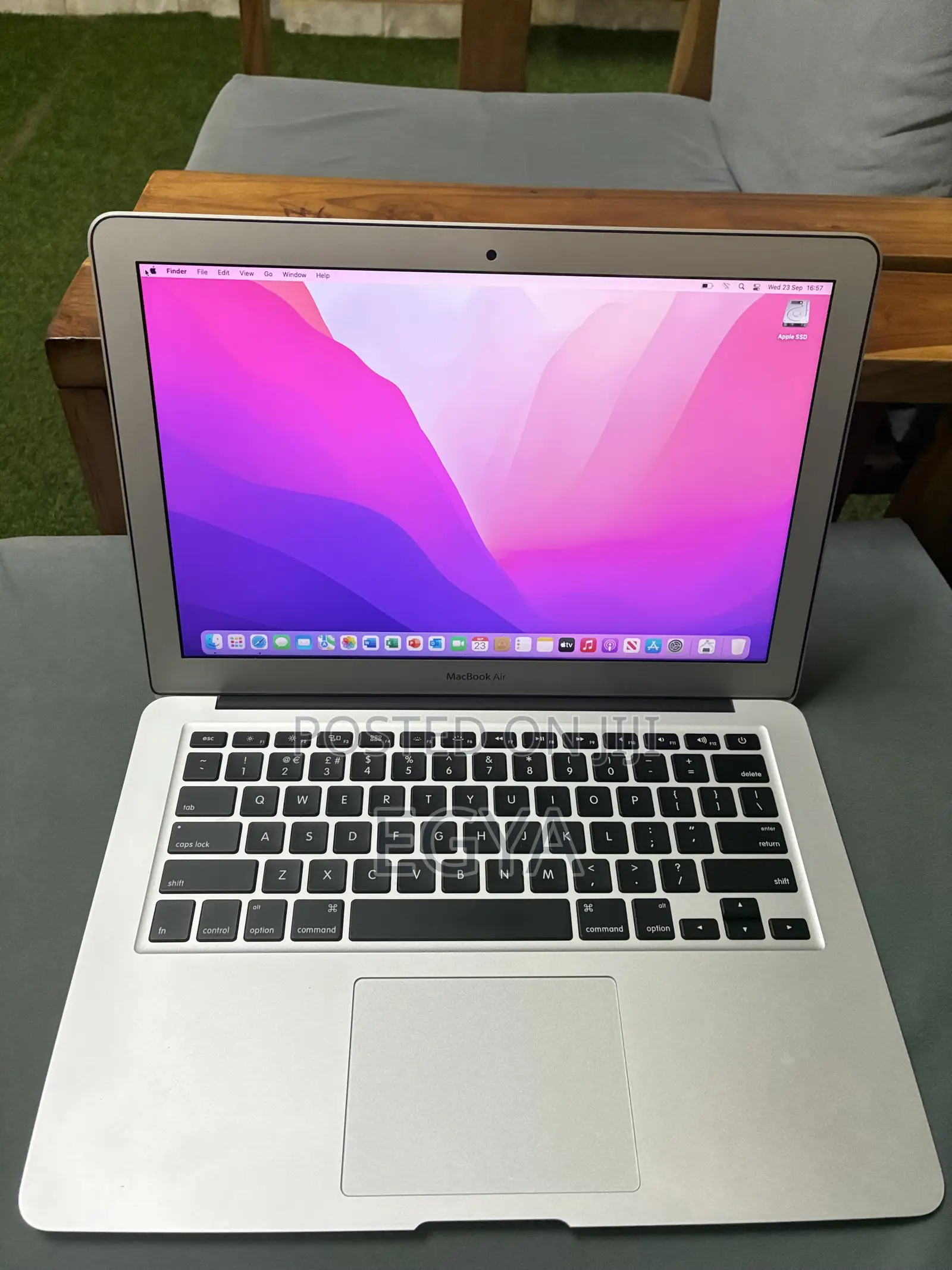 New Laptop Apple MacBook Air 2015 8GB Intel Core i5 SSD 128GB