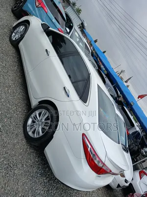 Toyota Camry 2016 White