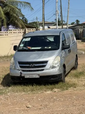 Hyundai H1 2010 Silver