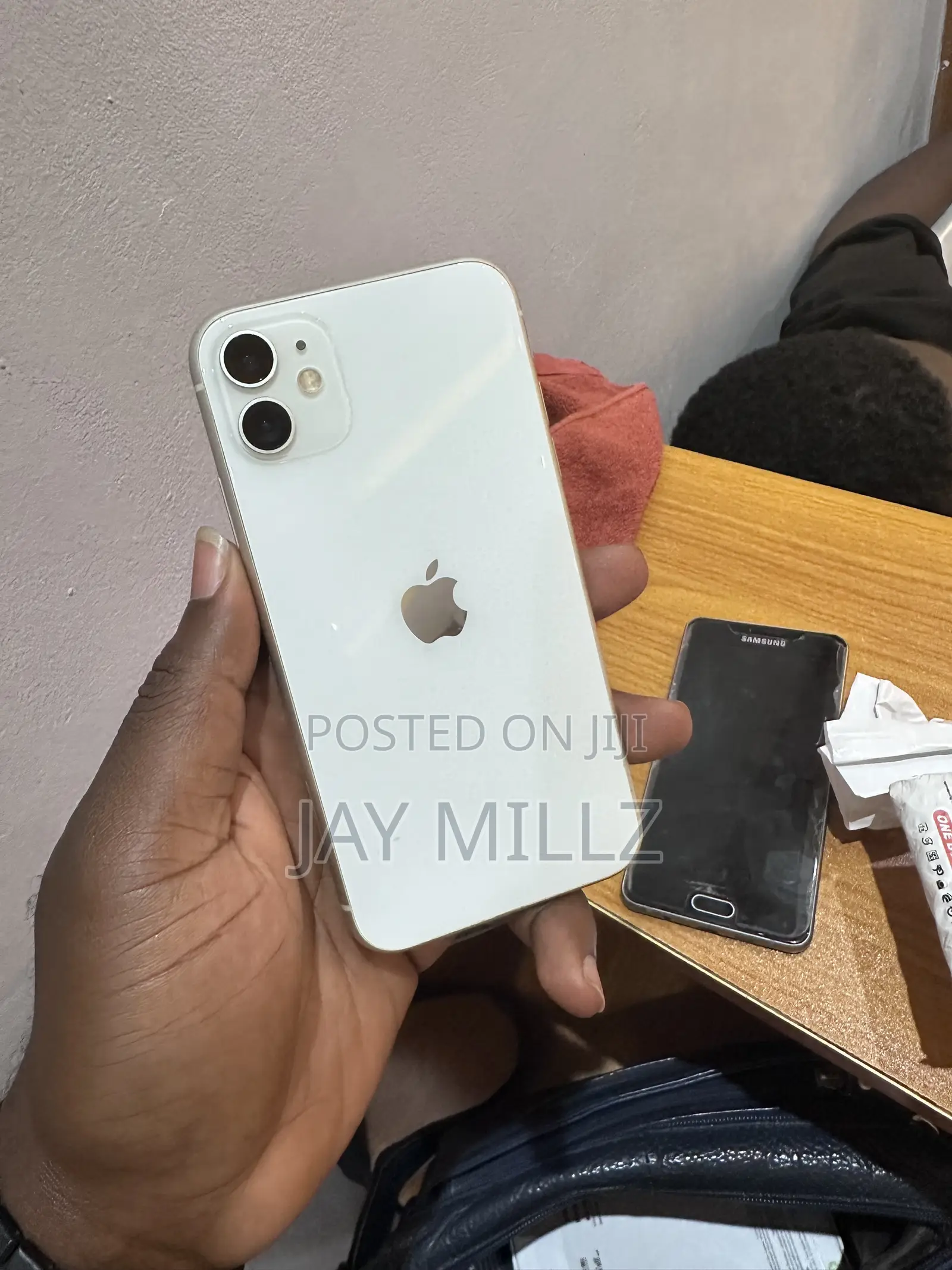 Apple iPhone 11 64 GB White