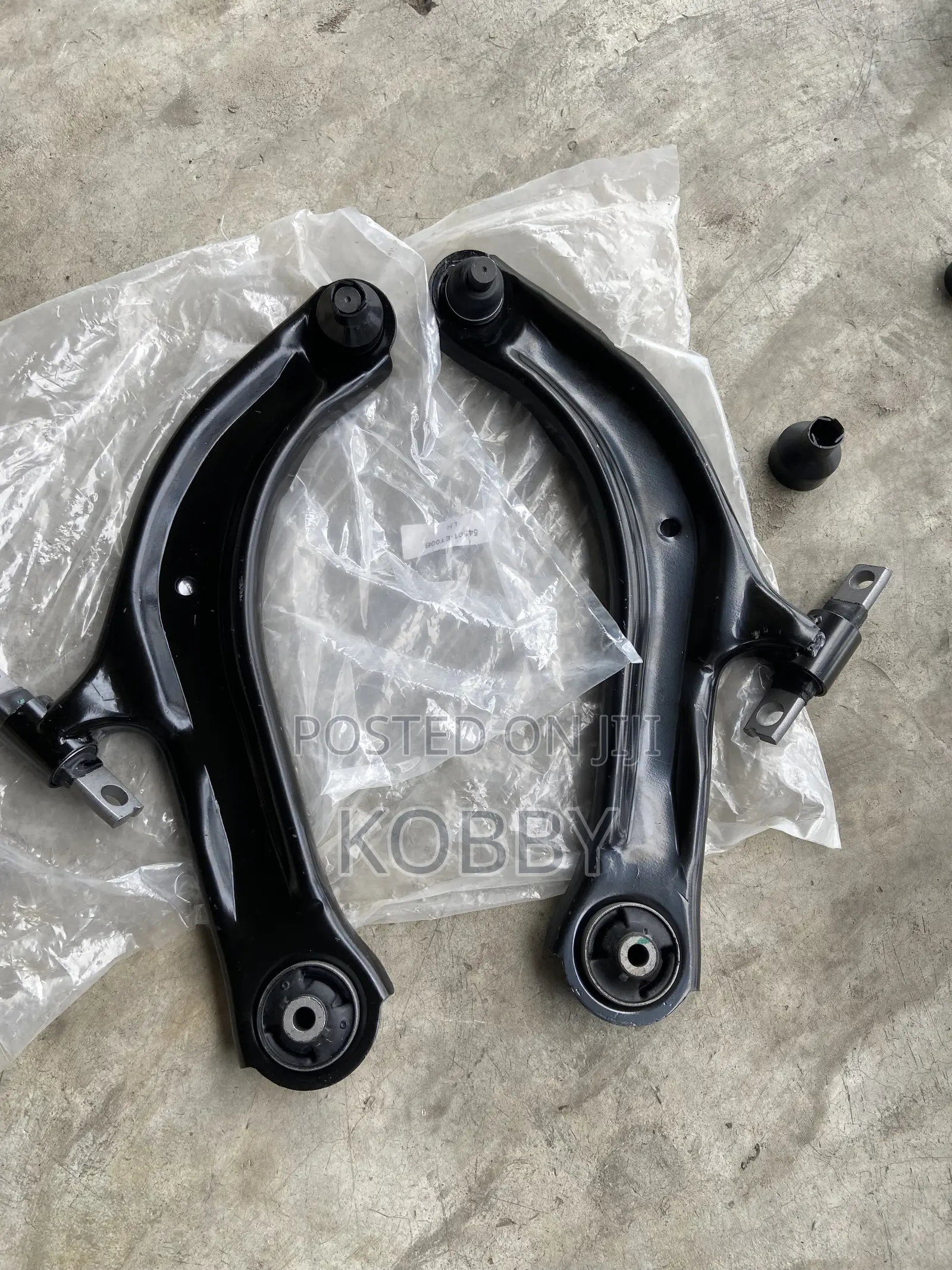 Nissan Rogue / Qashqai 2008,2009,2010,2011,2012 Lower Arm/ Control Arm