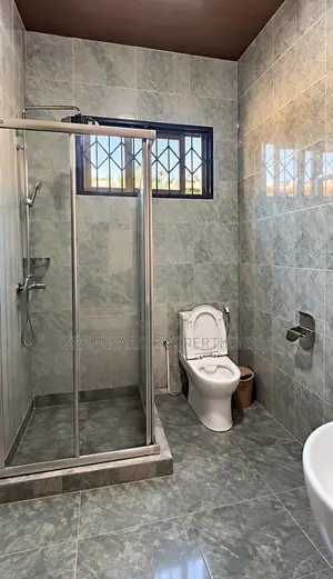 4bdrm House in American House, East Legon for rent