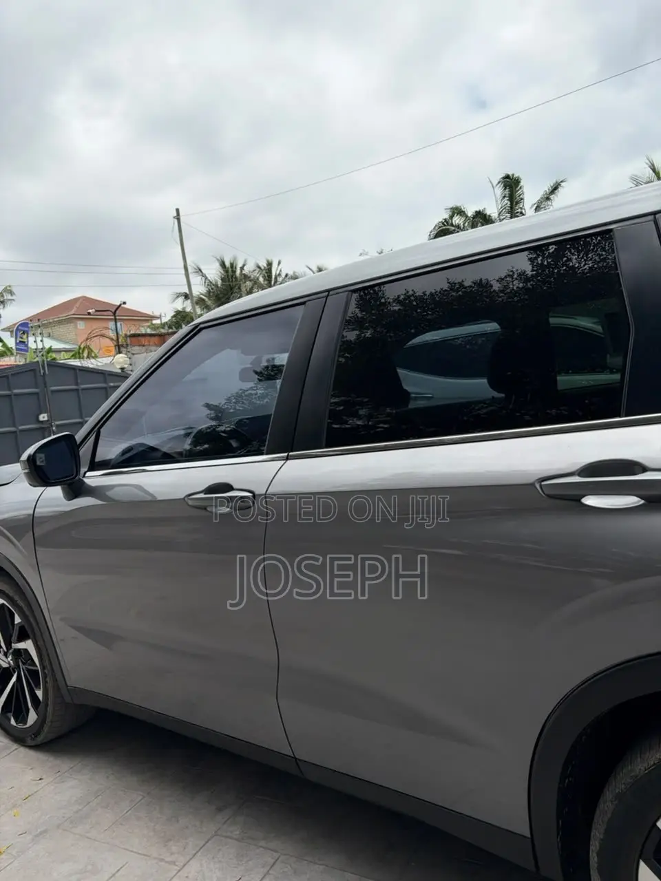 Mitsubishi Outlander SE Launch Edition 2022 Beige