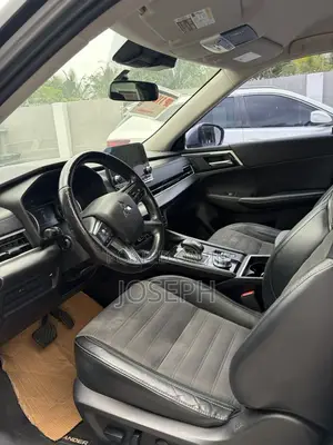 Mitsubishi Outlander SE Launch Edition 2022 Beige