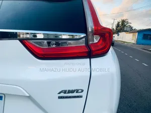 Honda CR-V Touring AWD 2019 White