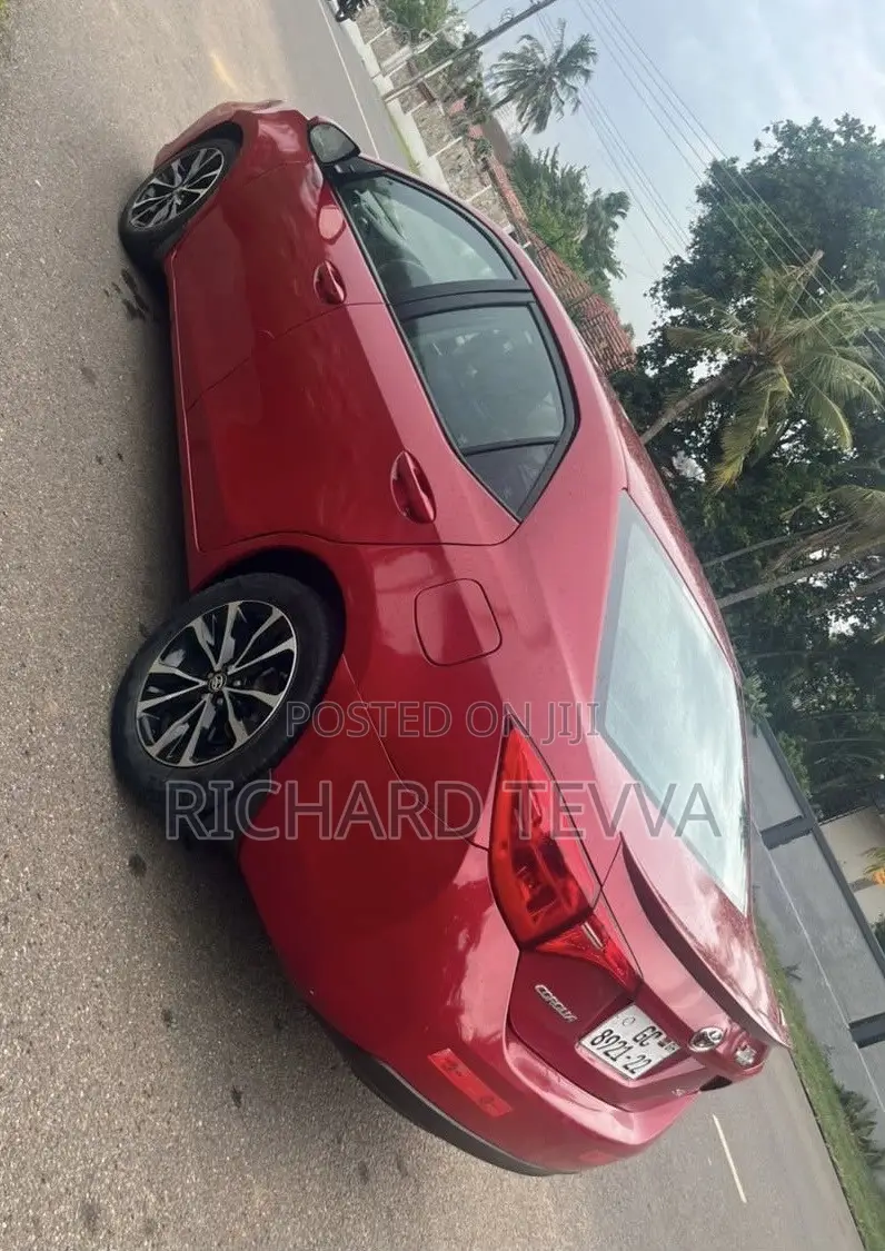 Toyota Corolla SE Special Edition 4dr Sedan (1.8L 4cyl CVT) 2017 Red