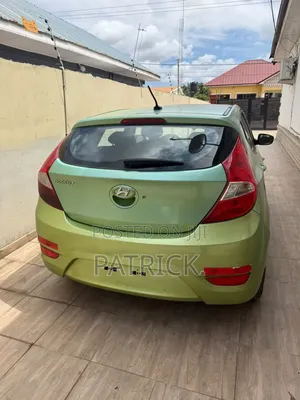 Hyundai Accent SE 2013 Green
