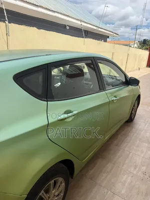 Hyundai Accent SE 2013 Green