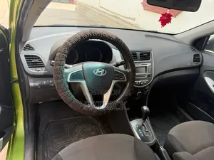 Hyundai Accent SE 2013 Green