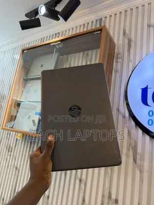 Laptop HP 255 G8 8GB AMD Ryzen 5 SSD 256GB