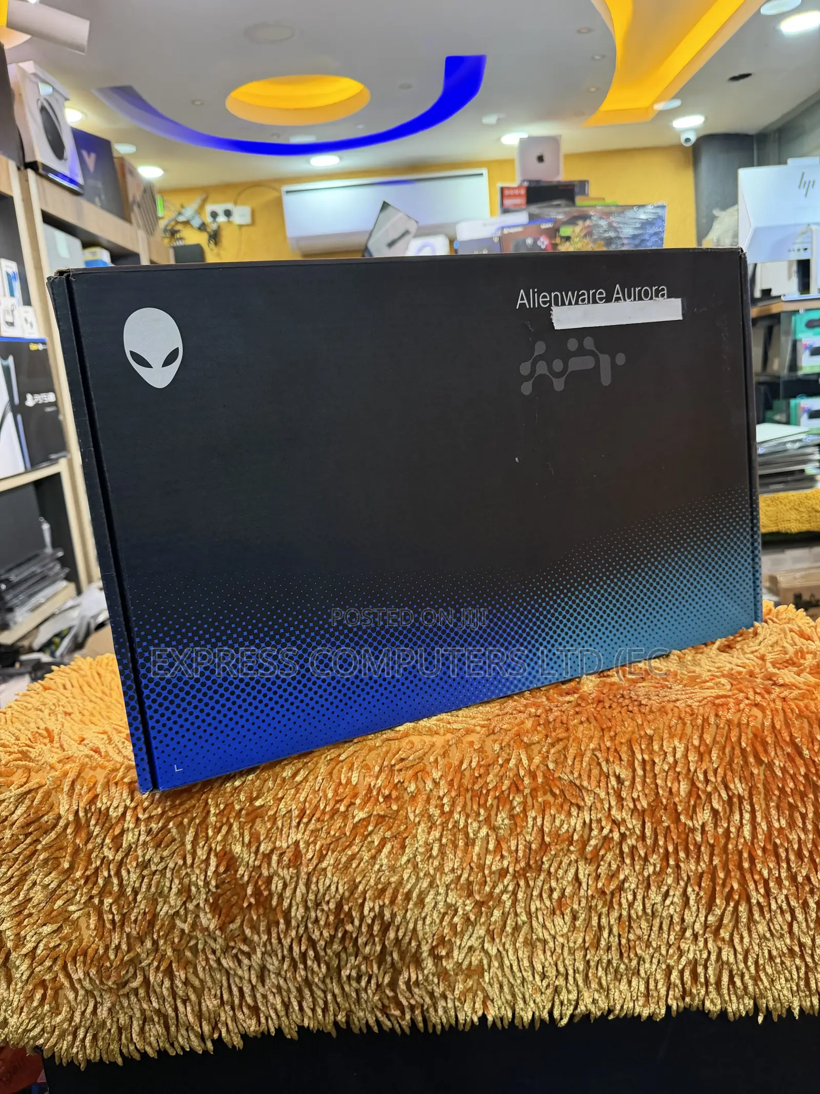 New Laptop Alienware 16 Aurora 16GB Intel Core 7 SSD 1T