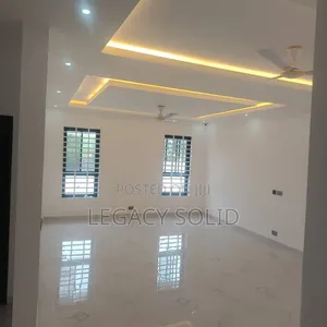 4bdrm Duplex in Legacy Solid Real for rent