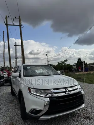 Mitsubishi Outlander 2018 White