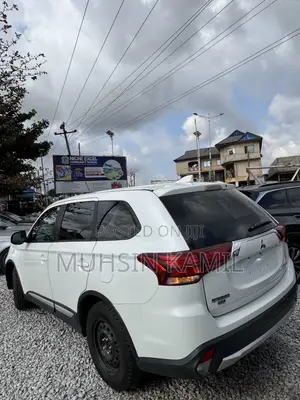 Mitsubishi Outlander 2018 White