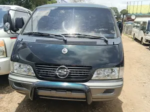 SsangYong Istana 2001 Green