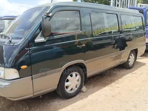 SsangYong Istana 2001 Green