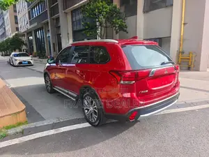 Mitsubishi Outlander 2018 Red