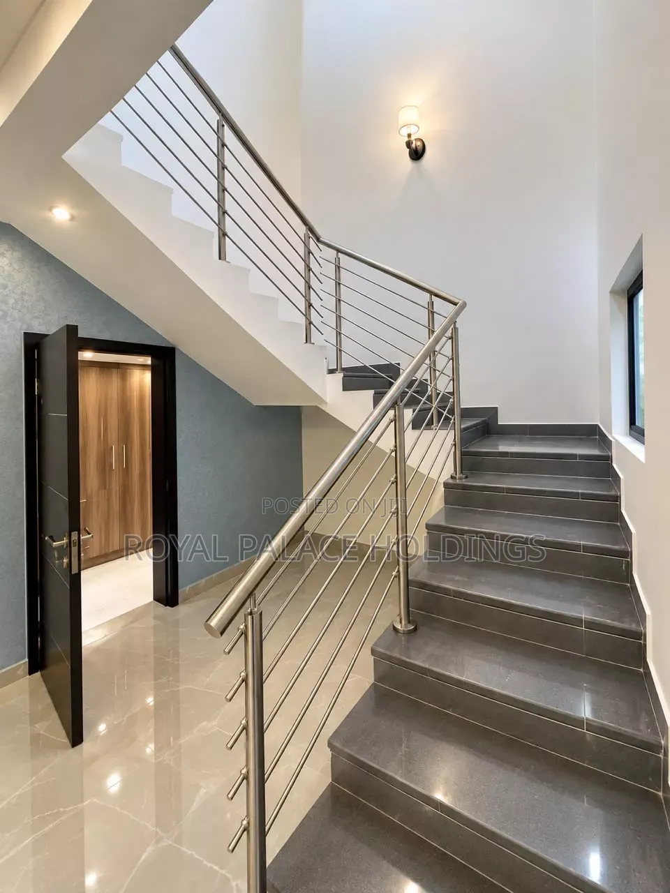 7bdrm Duplex in Oyarifa for rent