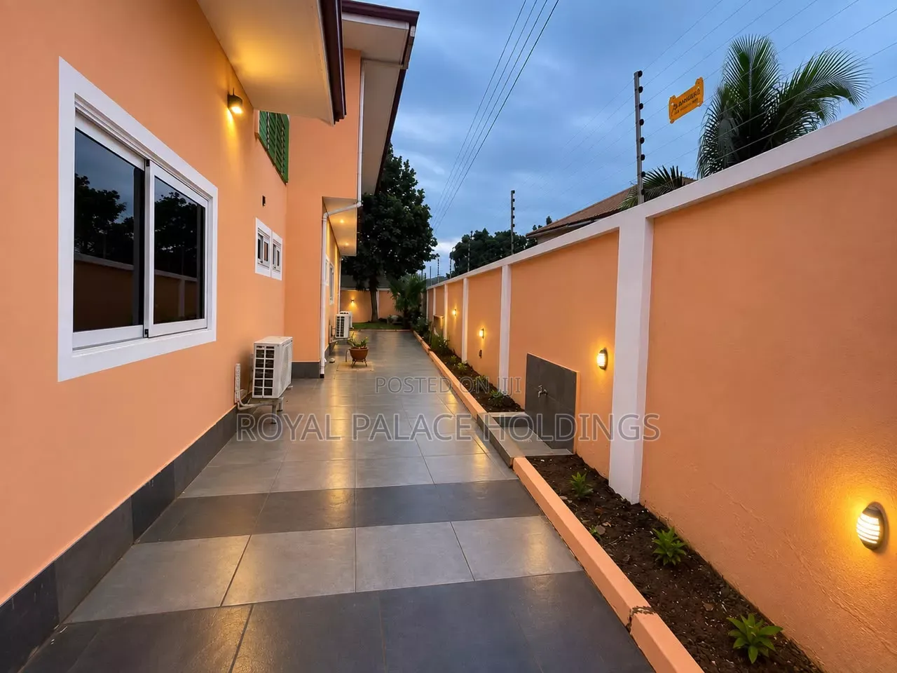 7bdrm Duplex in Oyarifa for rent