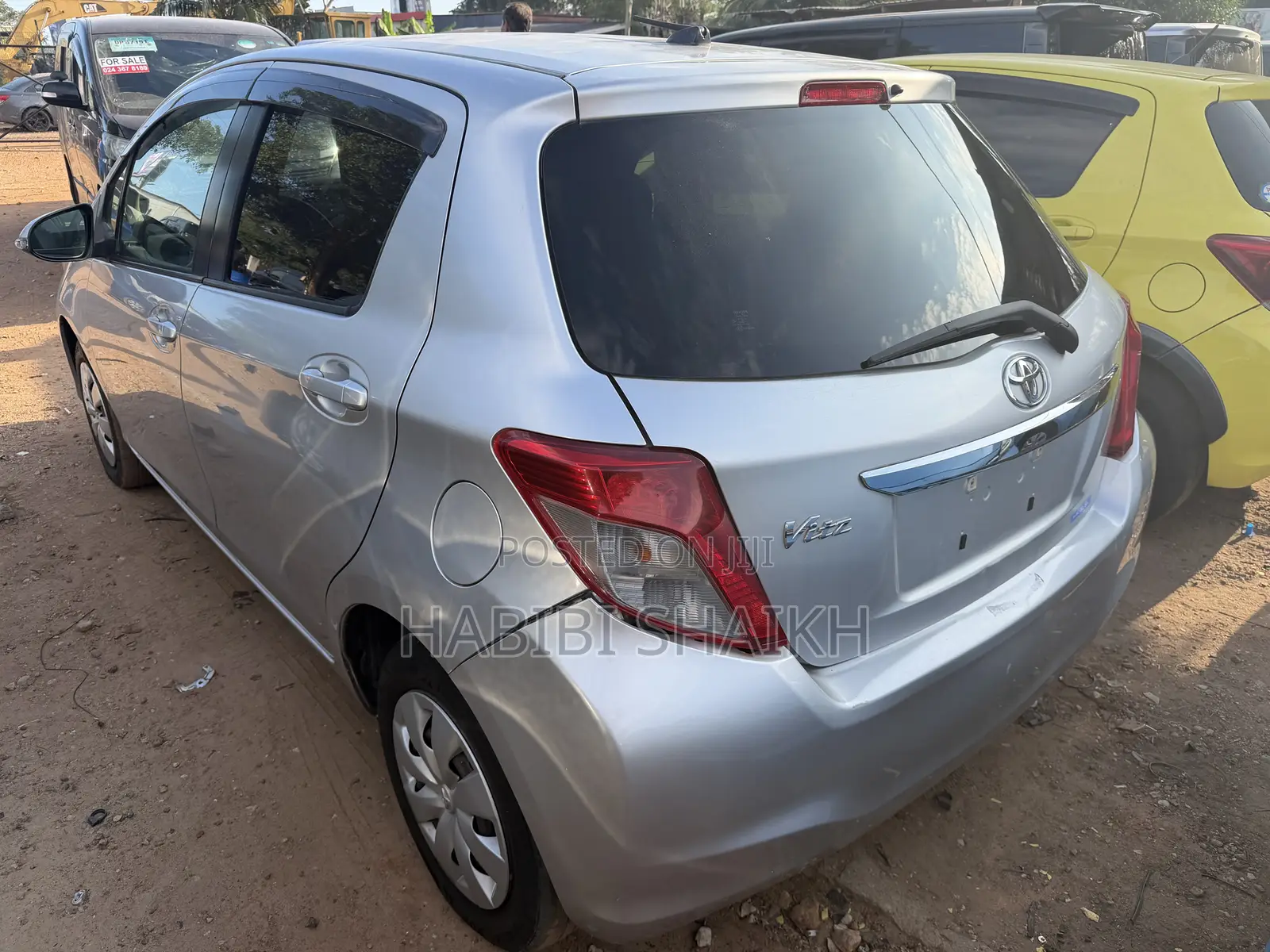 Toyota Vitz 1.3 FWD 5dr 2011 Silver