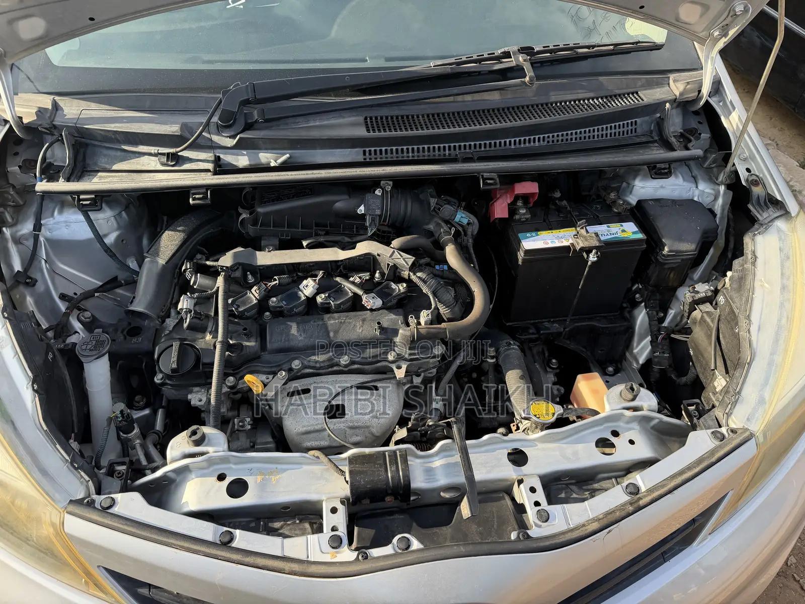 Toyota Vitz 1.3 FWD 5dr 2011 Silver