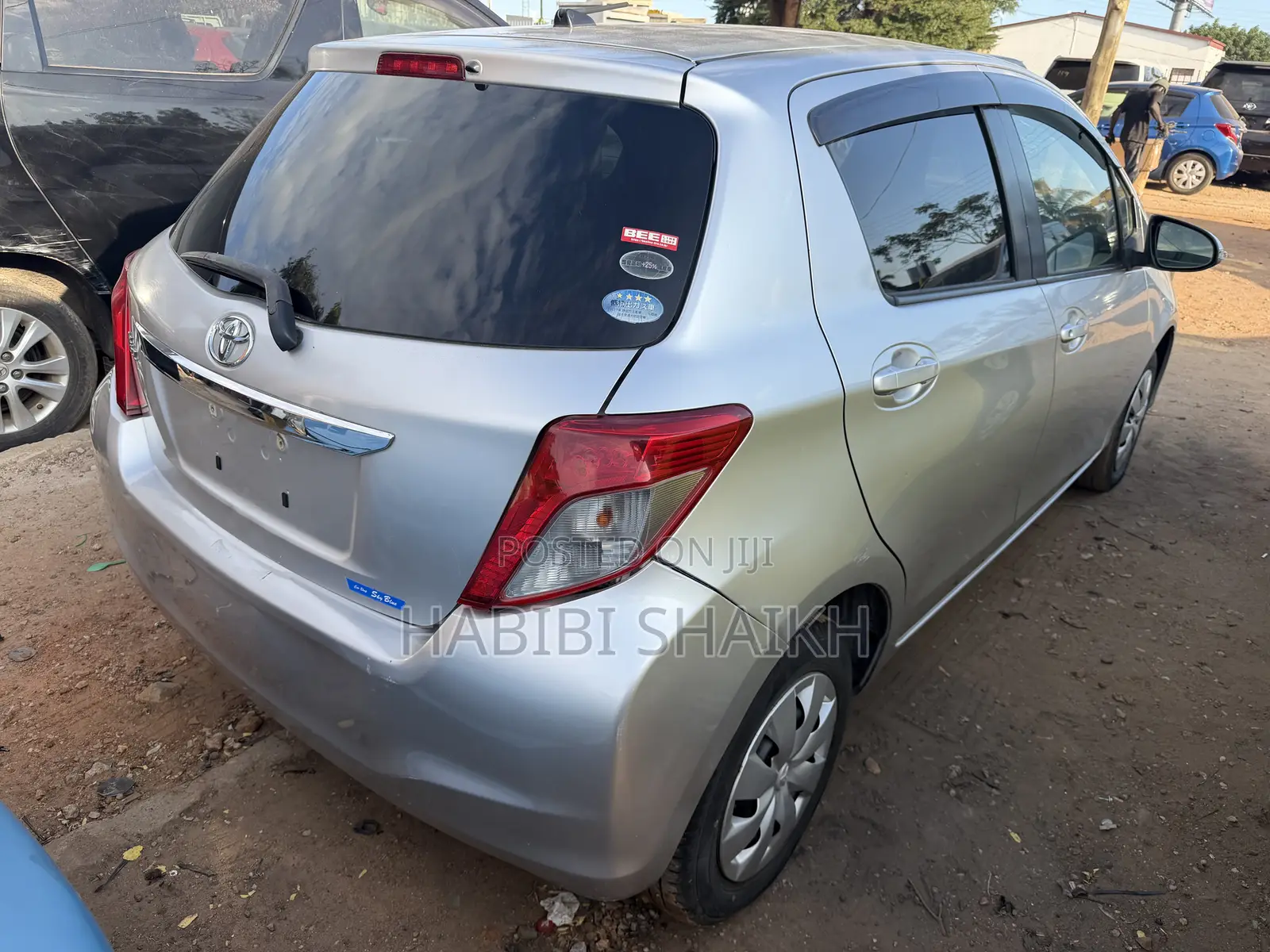 Toyota Vitz 1.3 FWD 5dr 2011 Silver
