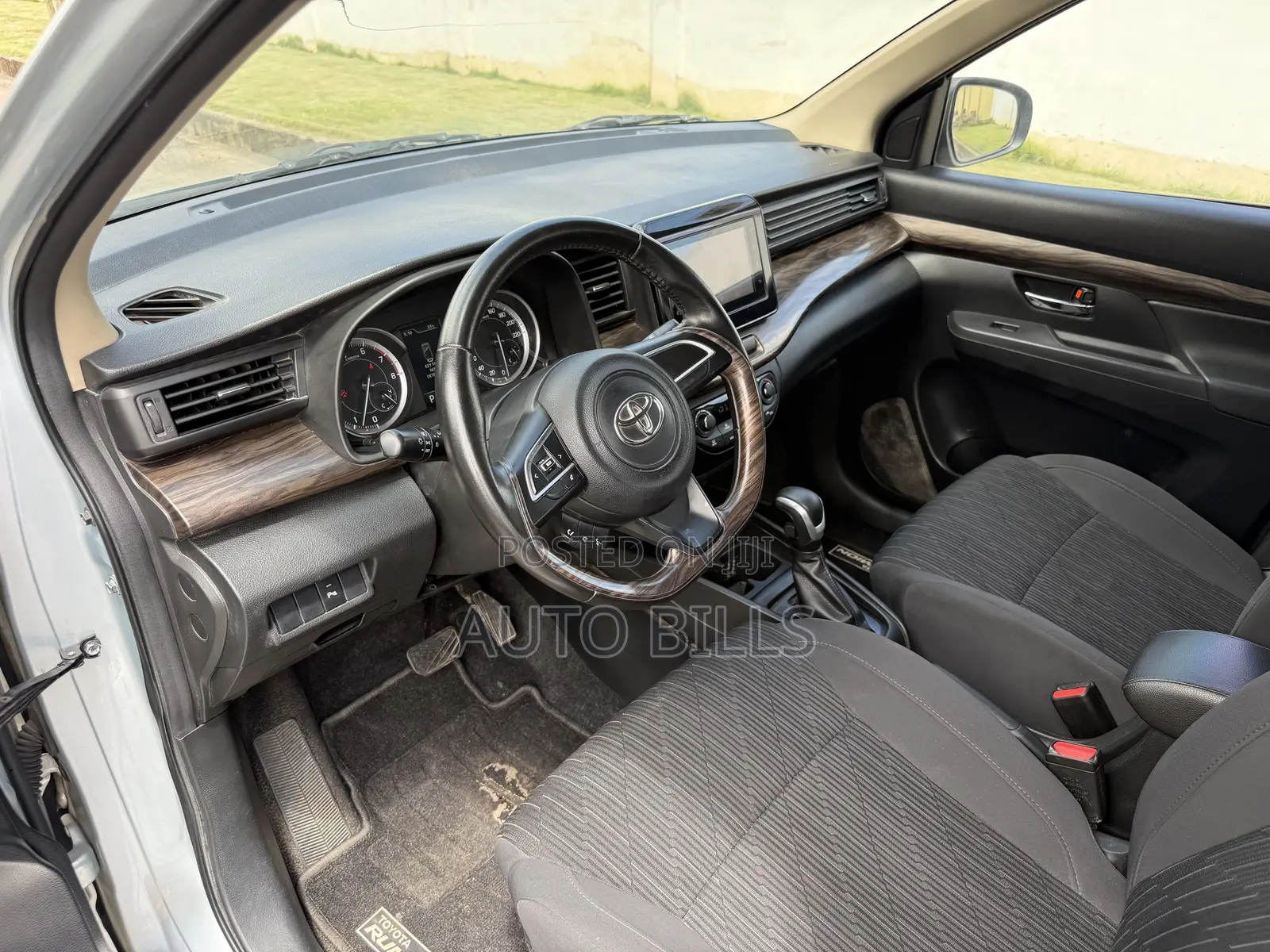 Toyota Rumion 1.5 FWD 2023 Silver