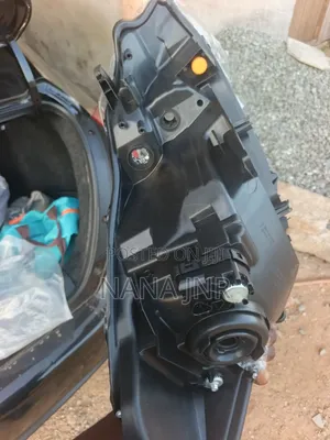 Toyota Vitz 13- 16 Headlight Right