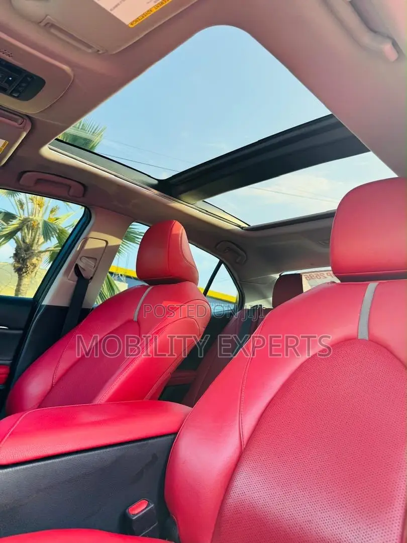 Toyota Camry 2019 White