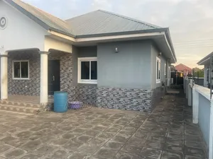3bdrm House in Adom Estate, Tema Metropolitan for sale