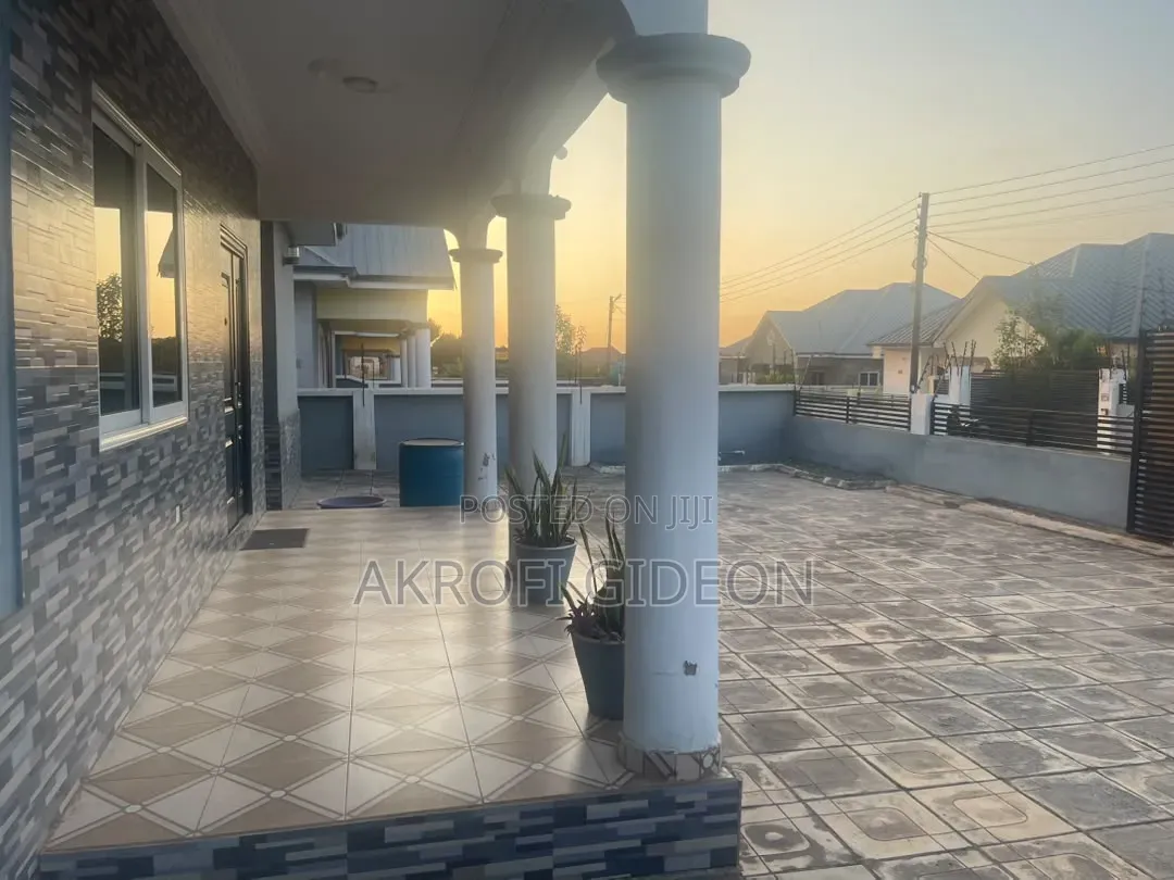 3bdrm House in Adom Estate, Tema Metropolitan for sale